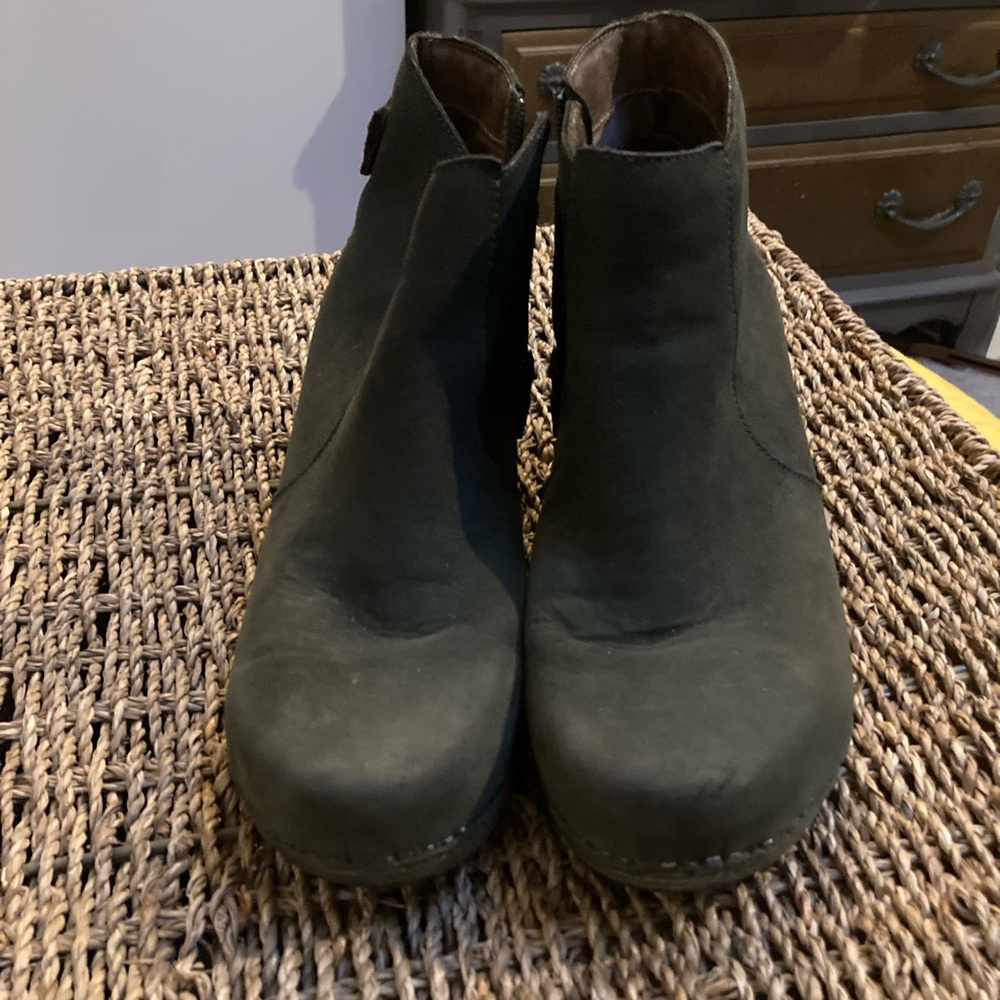 💚Dansko Michelle Green Leather Ankle Boots 10💚